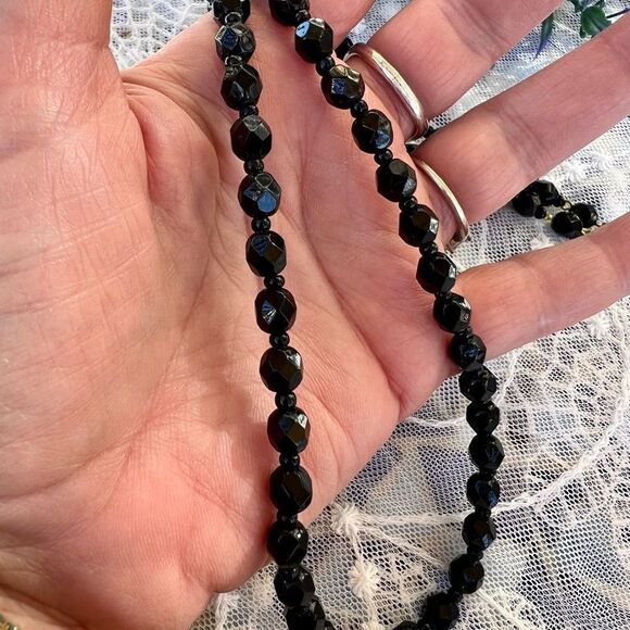 Vintage Signed Monet Black Faceted Lucite Bead Necklace 23” - Picture 3 of 7